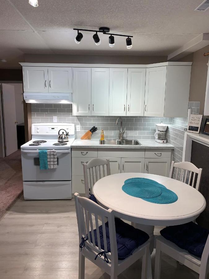 Newly Renovated Basement Suite! Lethbridge Luaran gambar